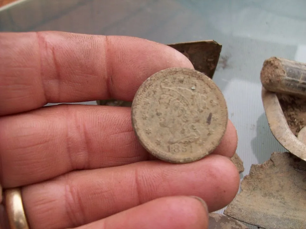 4 22 13 # 3 (9) beautiful  1851 braided hair found inside the little case .