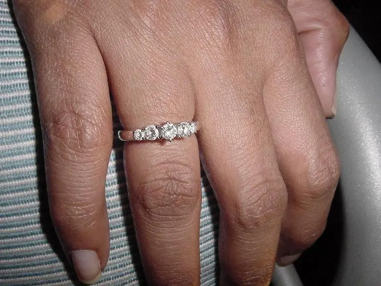 5 DIAMOND RING RETURNED - FEB.7TH 2006