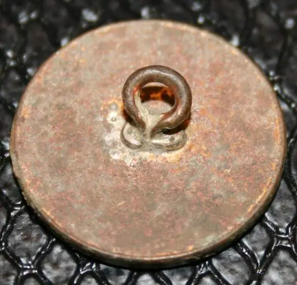 7-19-09_Gilded Button_back