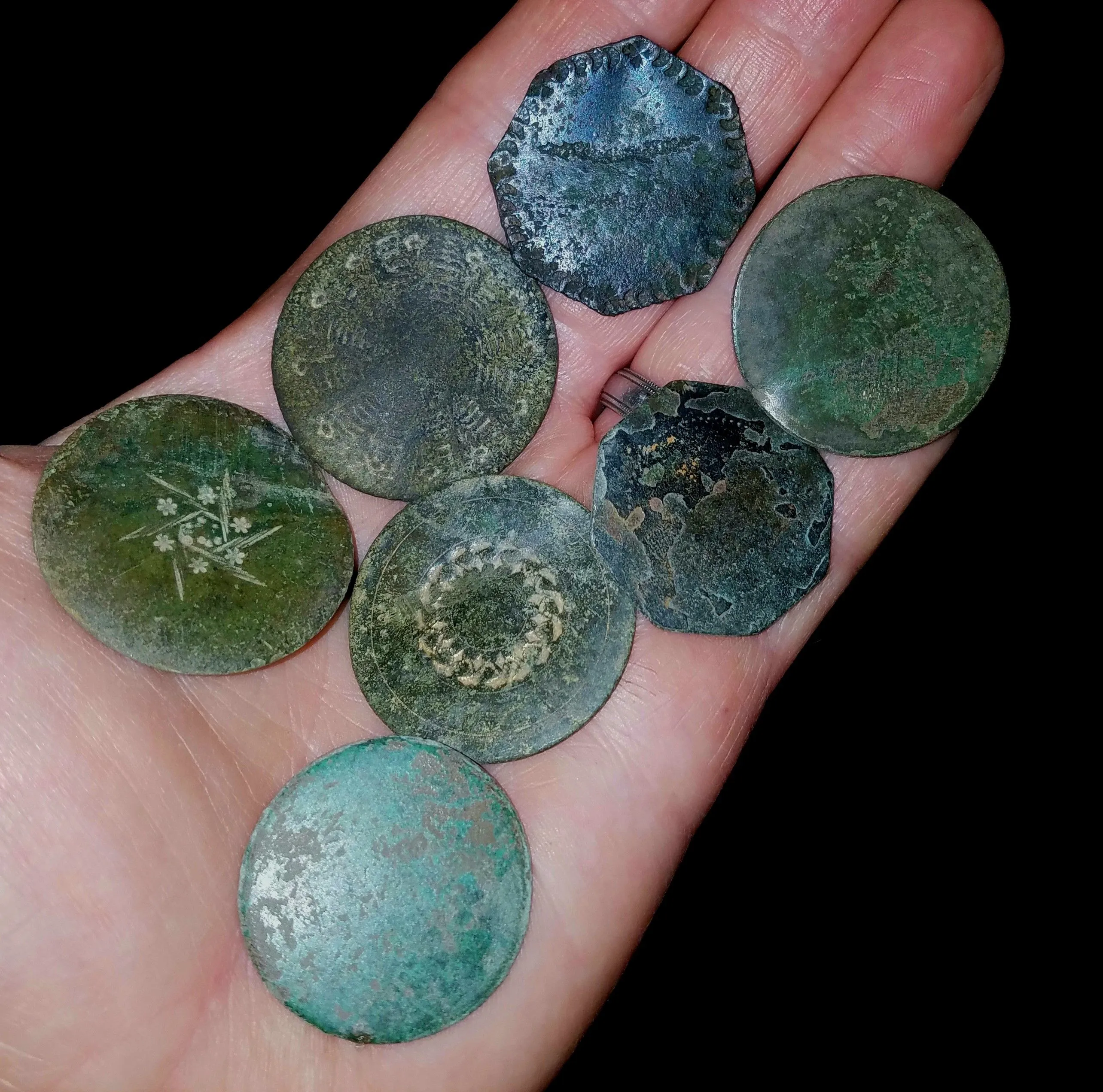 A handful of dandies