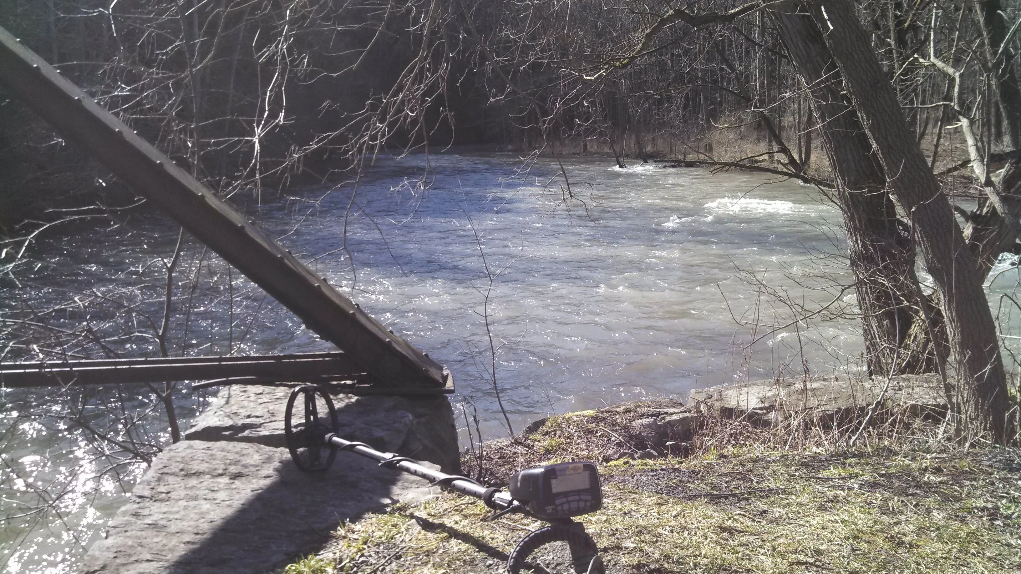 As of April the water is very high, no creek detecting yet. Normally there's a narrow island out there.