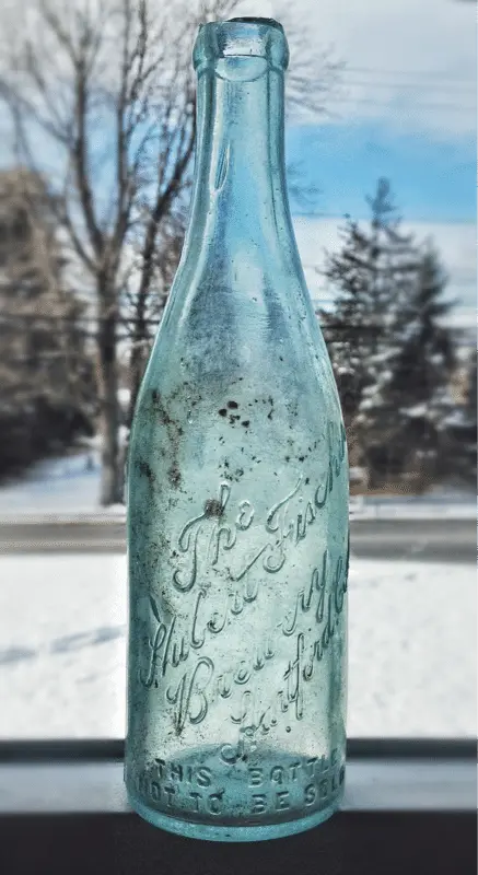 Blown Bottle
The Hubert Fischer Brewery
Hartford, CT