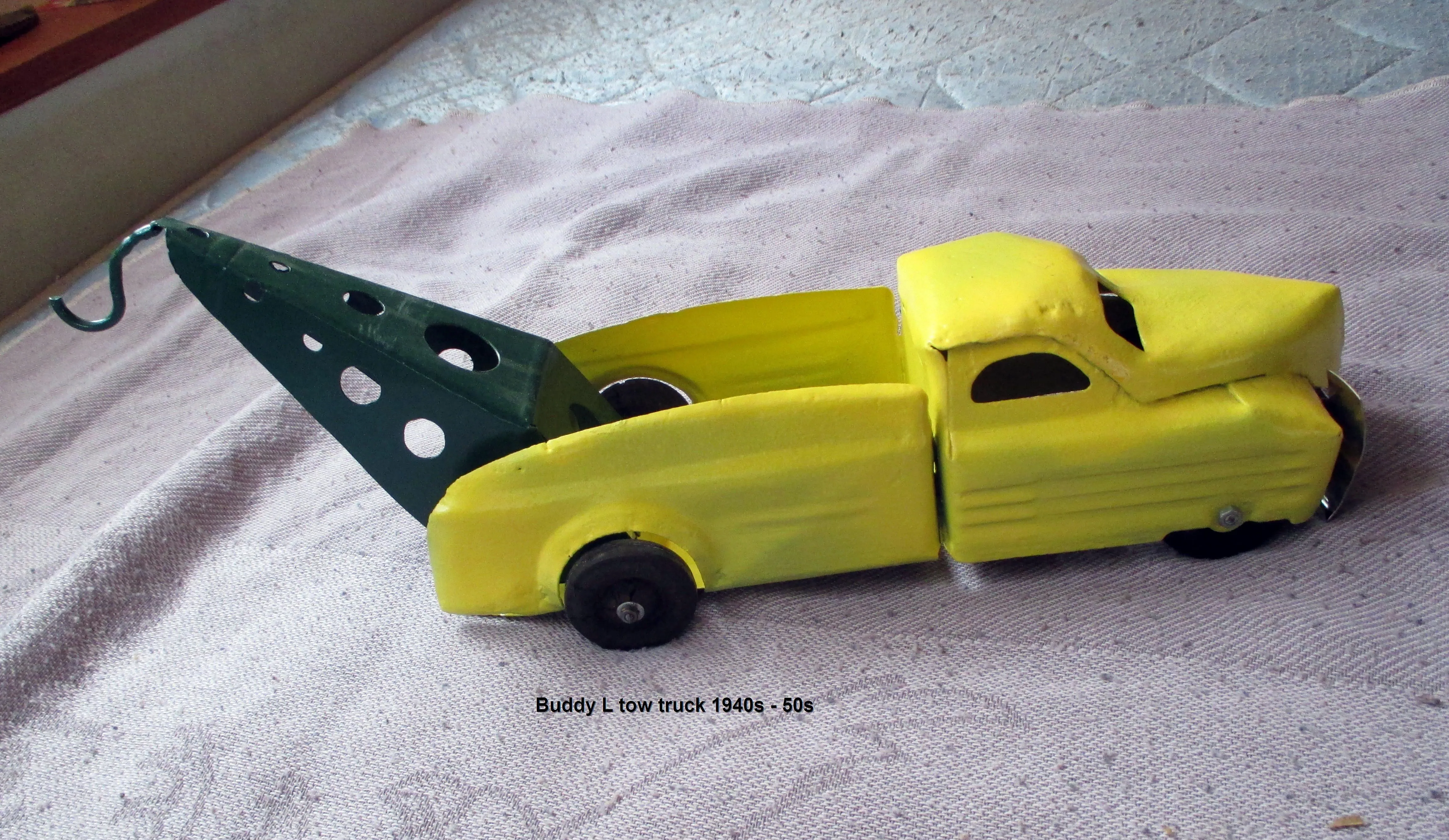 Buddy L tow truck 1940s   50s pic1