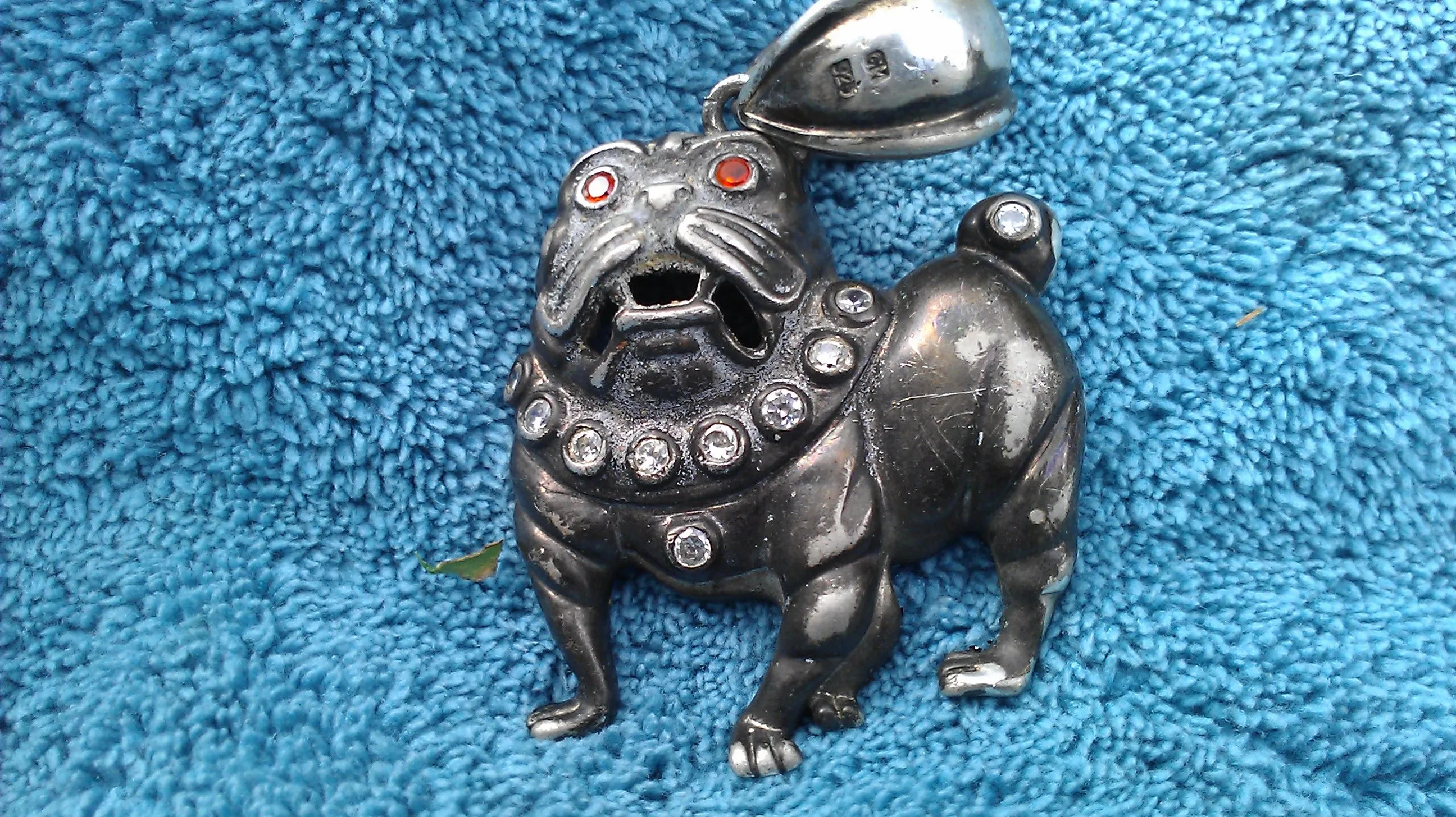 Bulldog with gems