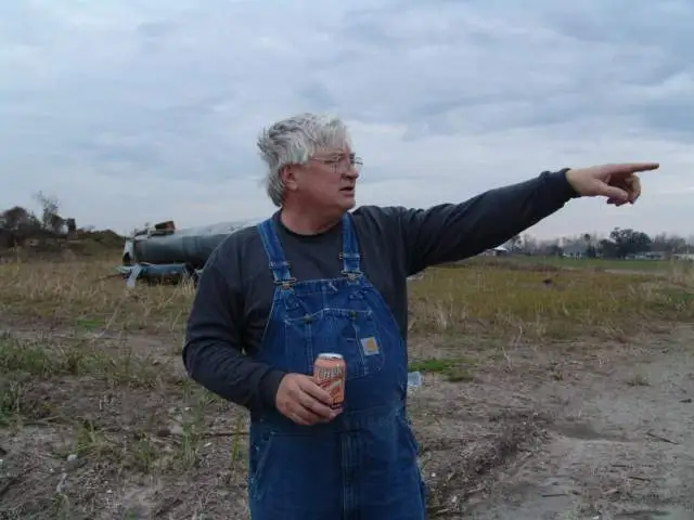 Cajunme ( Brent ) pointing to where all the treasure is we're gonna find!