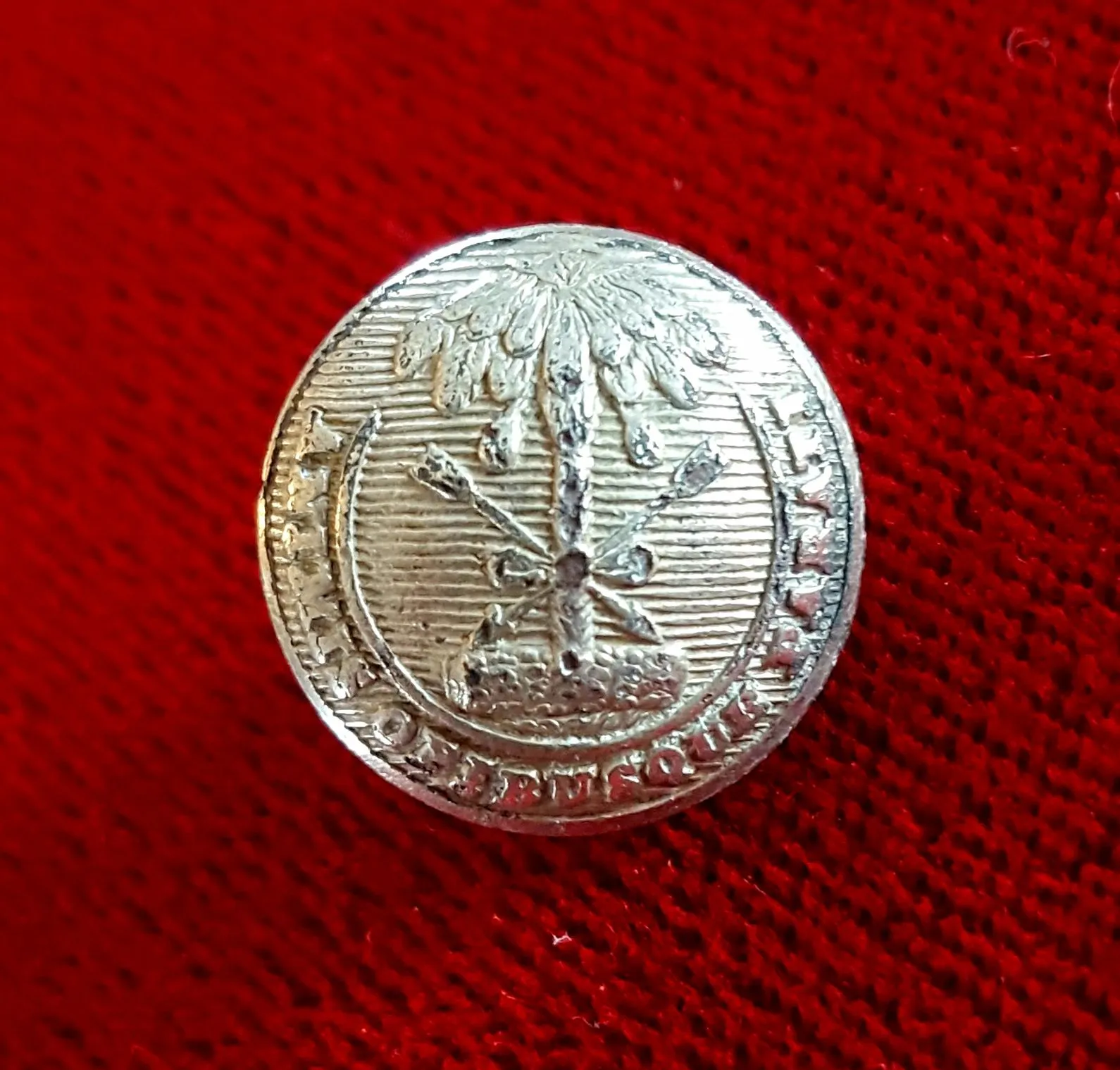 Cuff-sized South Carolina militia button.  "Hayden Gregg & Co/Charleston" back mark (1838-1843)