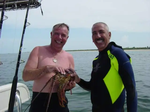 Eatable Treasure - Wreckdiver and Lobster Pirate looting eatable treasure near the Cabin wreck