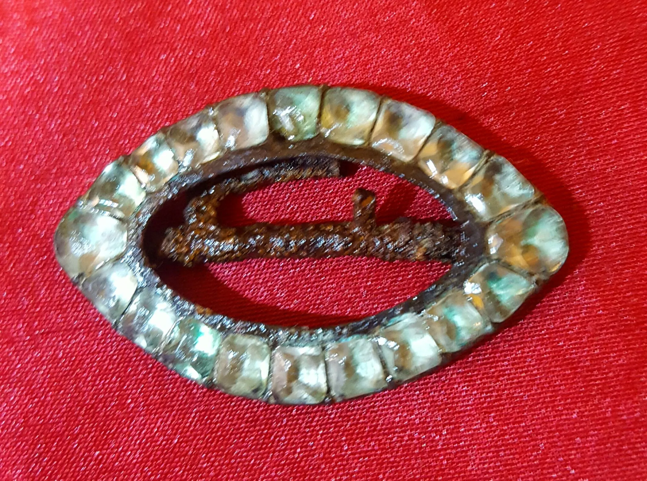 Faceted glass ("paste") 18th century knee buckle