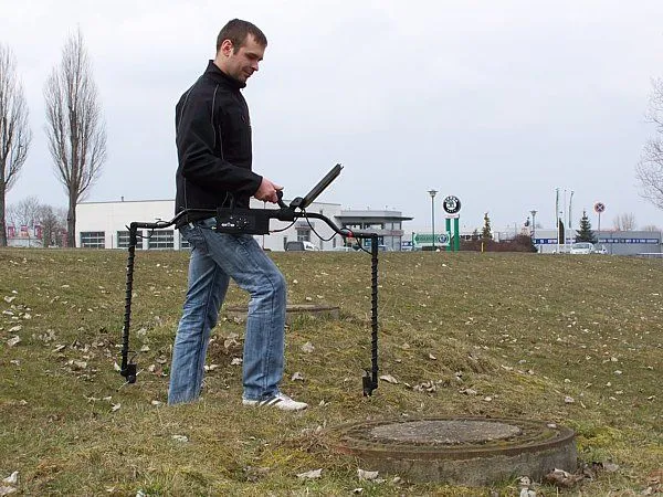 Gepard GPR is a greound penetrating radar to detect underground anomalies.