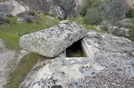 گور سنگی ساسانی