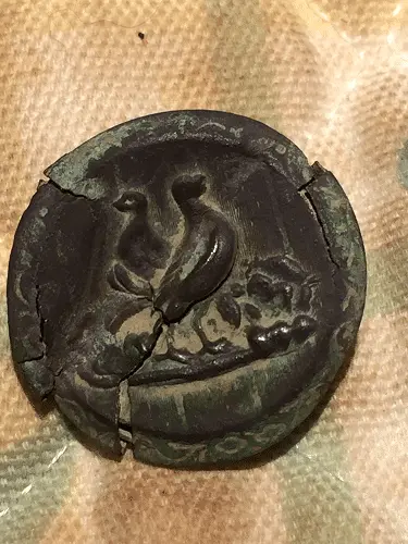 Hunting button