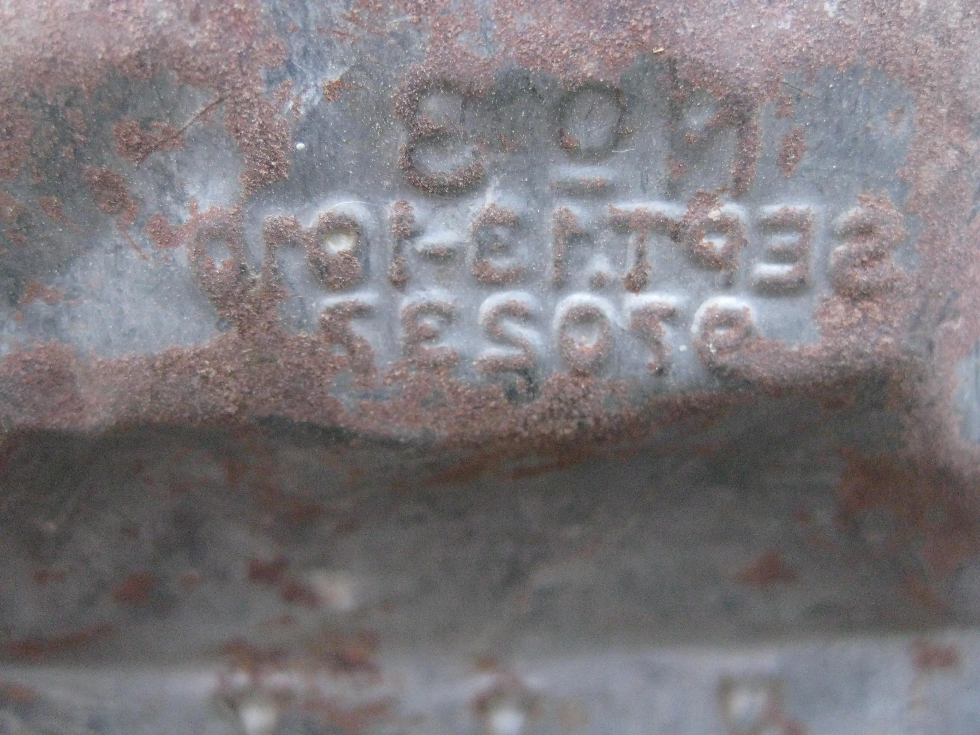 IMG 1338 The metal cupped handles on the Goetz box  dates it to Sept. 13, 1910, if you can read backwards.