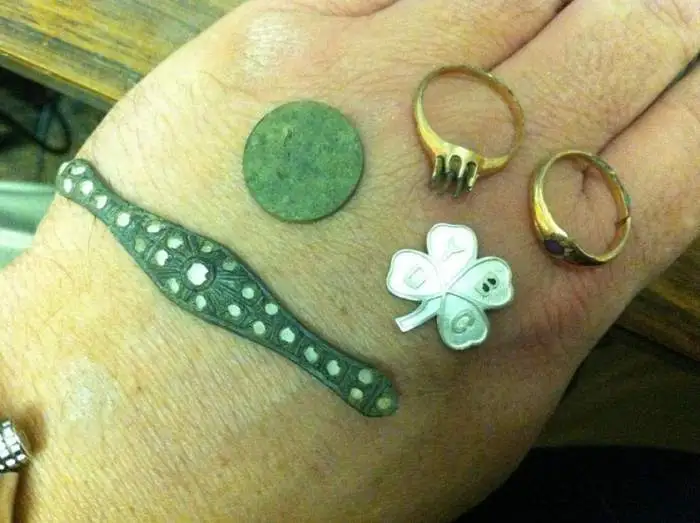 March 2011 Stuff - Hunted an Old Building in my town in Jackson, MO.  Here are a few nice finds.