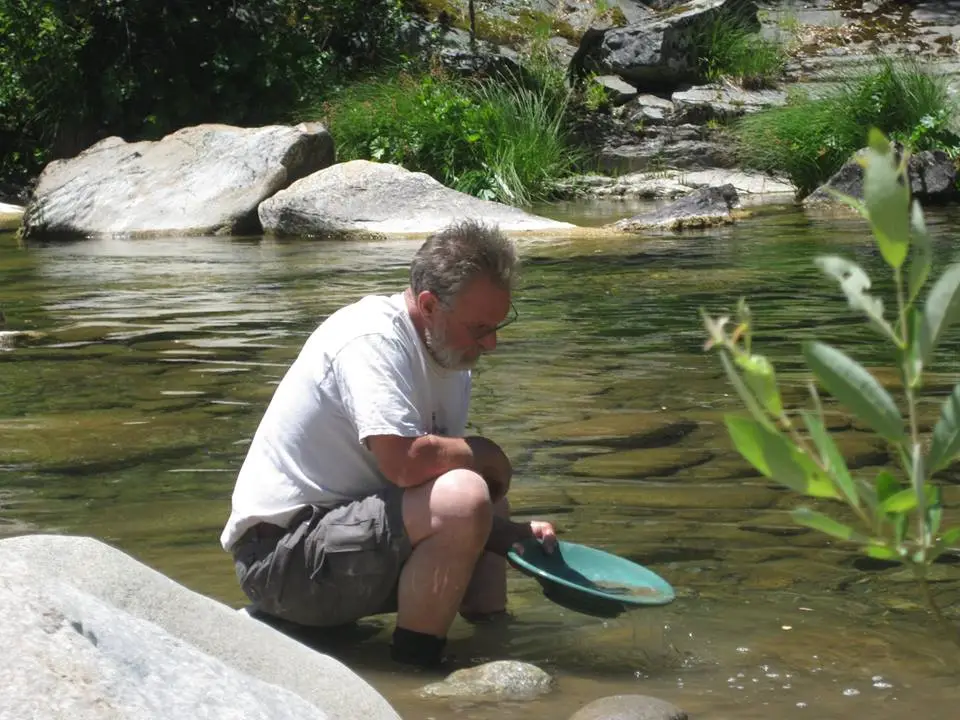 Marty Gold Panning Yuba River