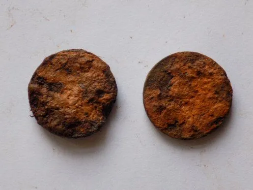 monday 03/10/16

condition = destroyed
coins of some sort