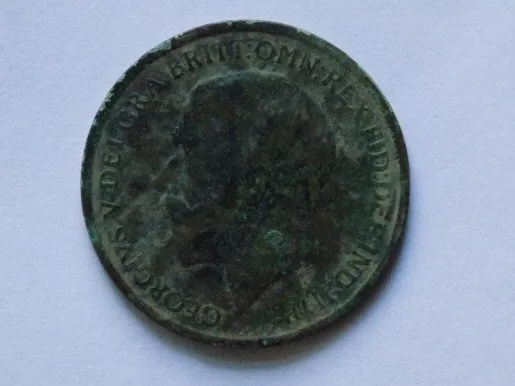 monday 03/10/16

condition = good has a great patina
one penny "1913"