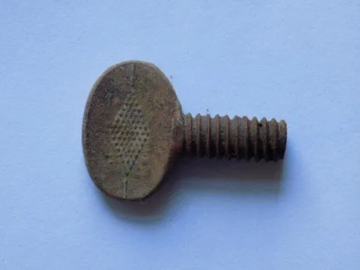 monday 03/10/16

condition = good
some sort of screw