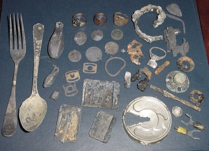 NOV.11TH COLD WATER FINDS - 2 OLD GOLD RINGS - SILVER RELIG.MED. AND MERC DIME - BEST OF THE FINDS