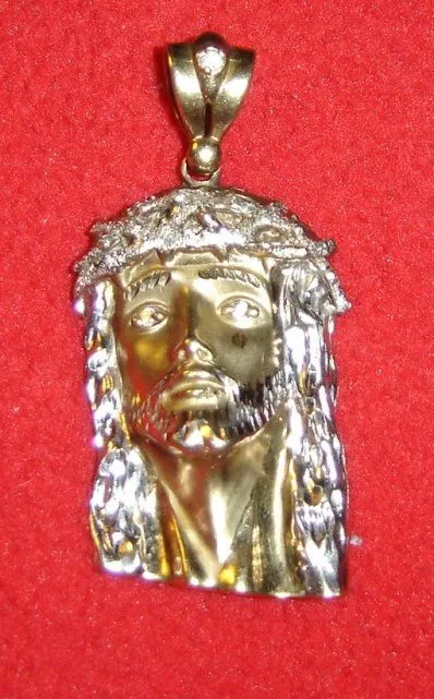 PENDANT 14K - FOUND WITH HEAVY 417 CHAIN - PIC IS SMALLER THAN ACTUAL SIZE (FRESH WATER) OUT DEEP
