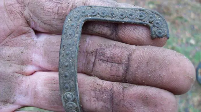 piece of buckle