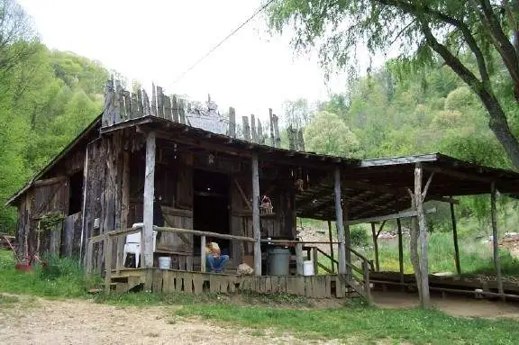 Sapphire mine