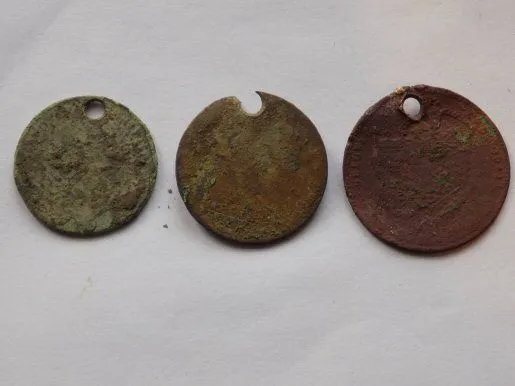 saturday 24/09/16

condition = 2 are toast one is good
3 coins part of a charm braclet
