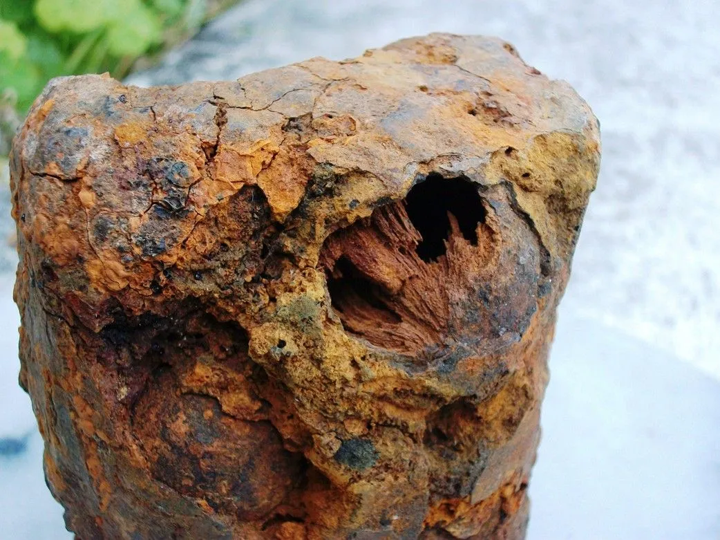 shipwreck clump of musket balls 2b2 RESIZED
