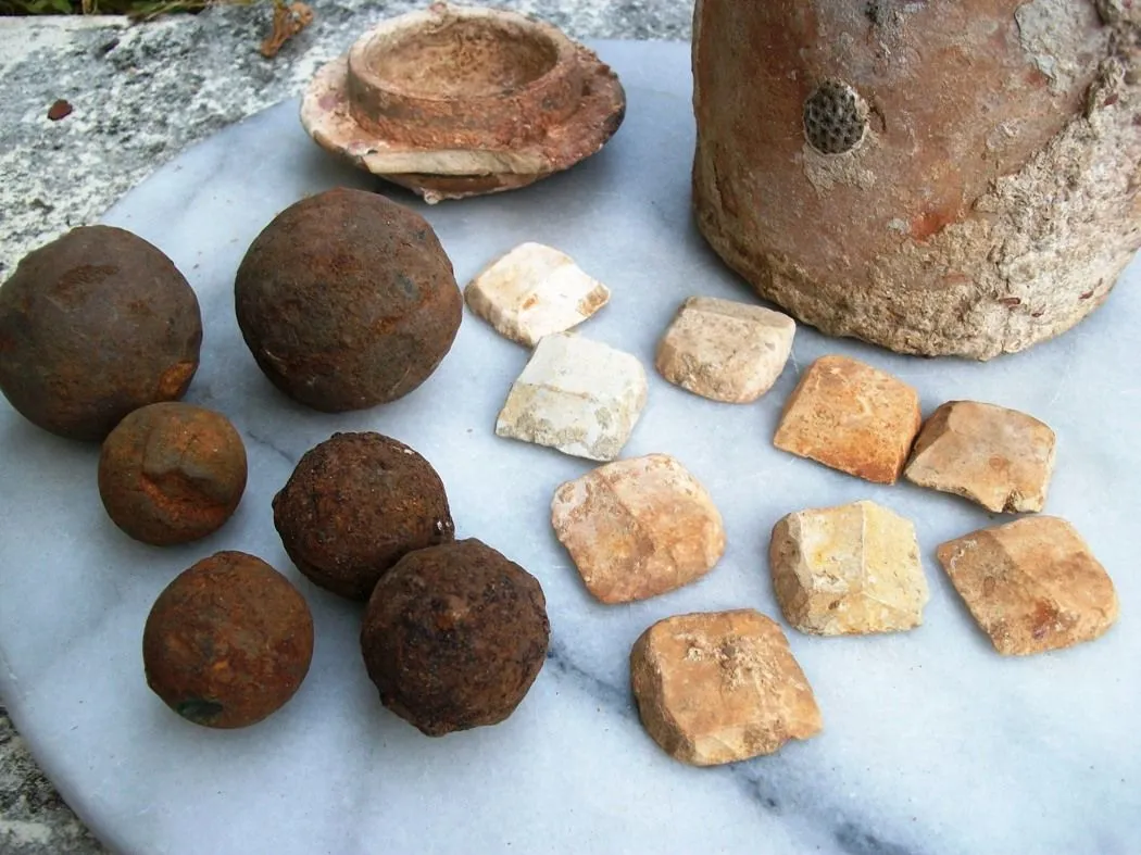 shipwreck jar with top and flint 3a RESIZED