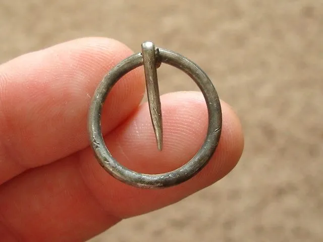 silver broach 2
