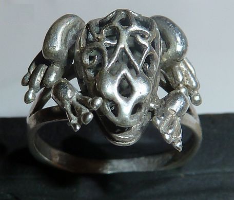 SILVER FROG RING