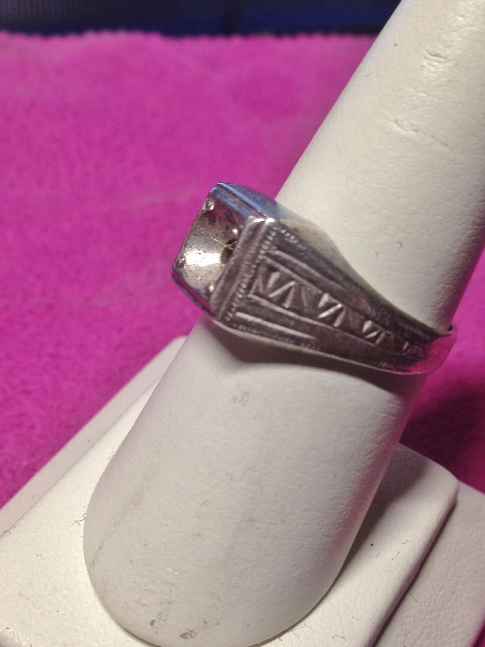 Silver missing stone