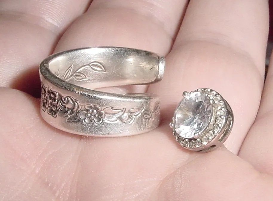 SILVER RING - SILVER STUD