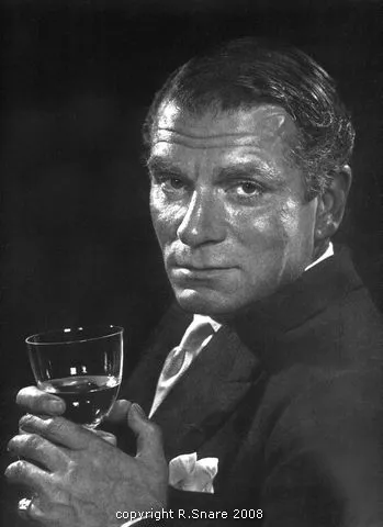 SIR LAWRENCE OLIVIER KT. actor-manager
1907-