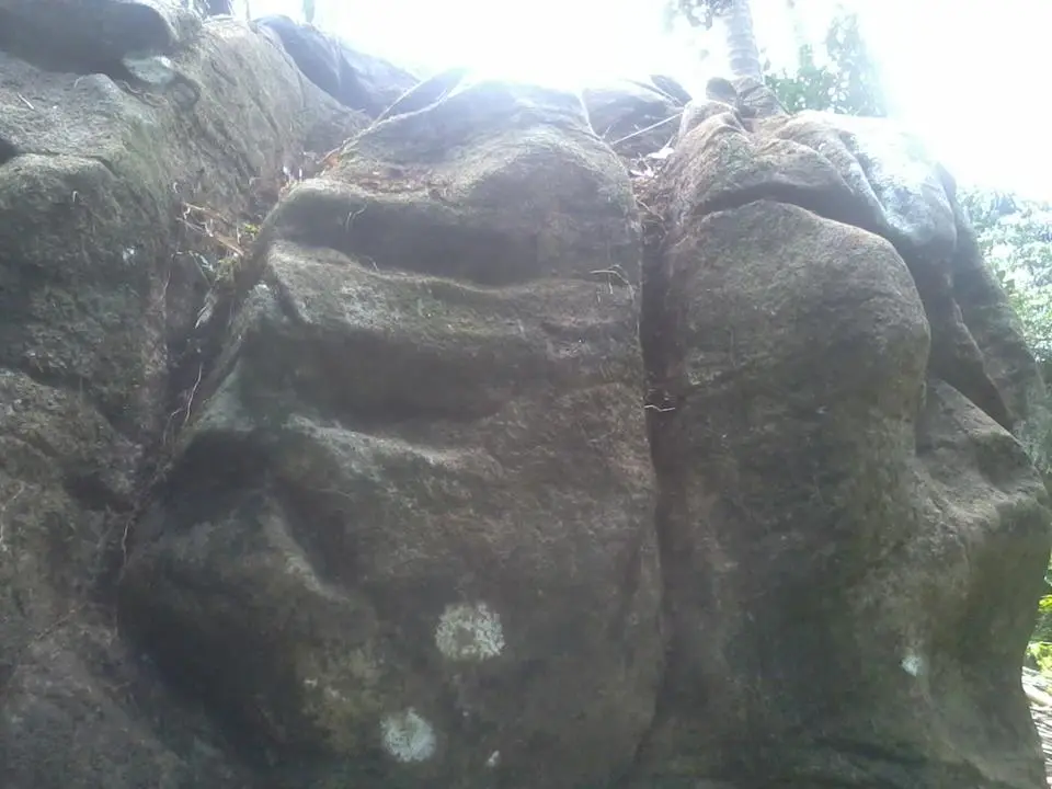 site 4: marker... i found this marker at the top corner of the very big solid rock... you can notice  the carved at the upper right corner with a carv