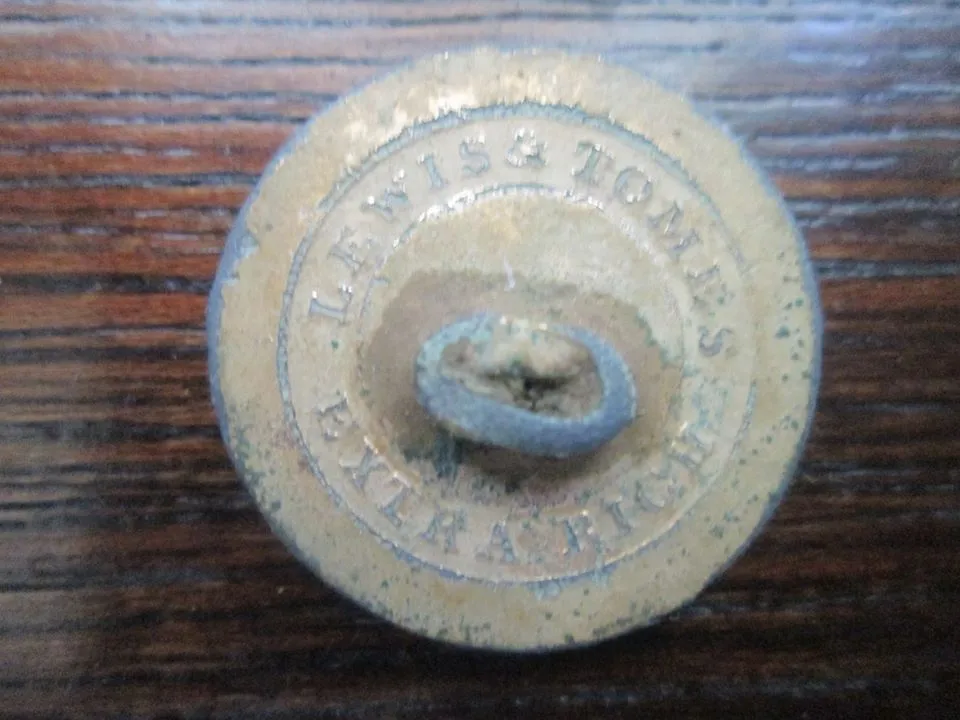 U.S. artillery button from 1820 -1832 back