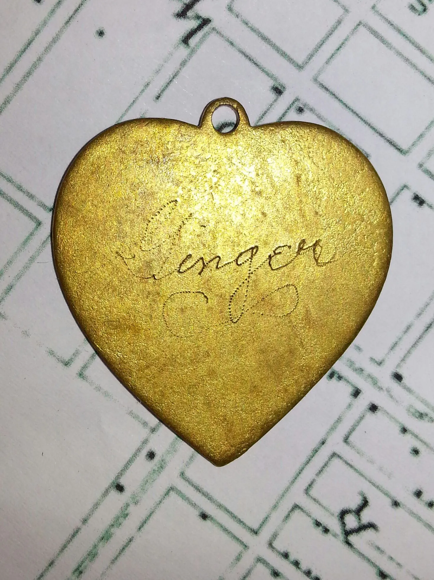 Very old gold. Tested 9k.
Found in the ottawa river. I did not think it was gild. Was extremely tarnished.