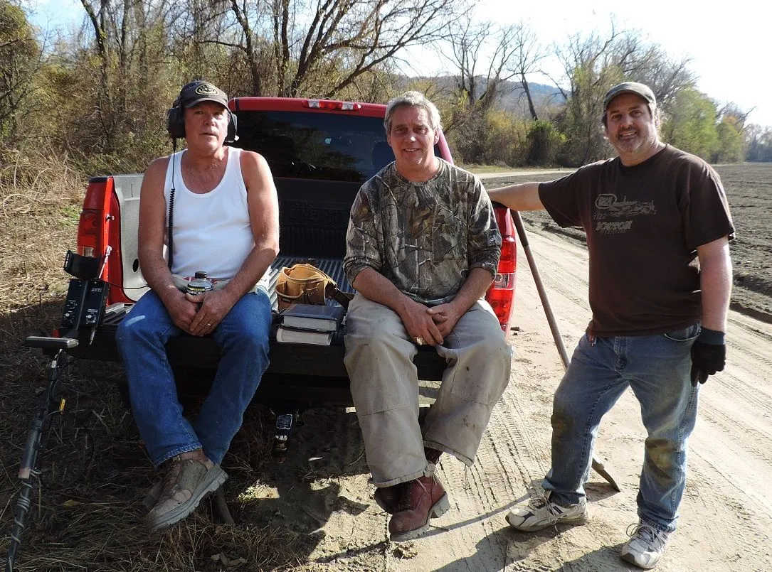 WORLDTALKER - BROKENKNEE - CASPER - TAKING A BREAK AND TALKING TREASURES