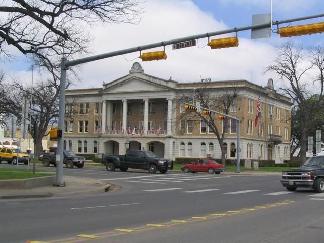 uvalde_courthouse.jpg