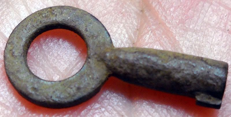 4212011_Key_Winder_2.jpg