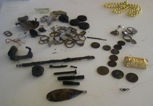 MoneynJunk1214092.jpg