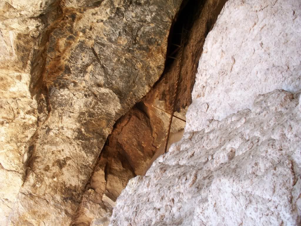 cave2500pix.jpg