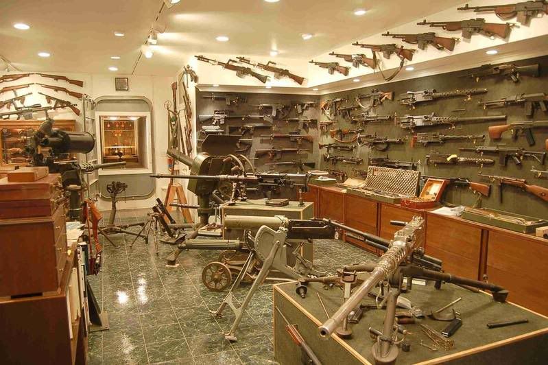 Guns2.jpg