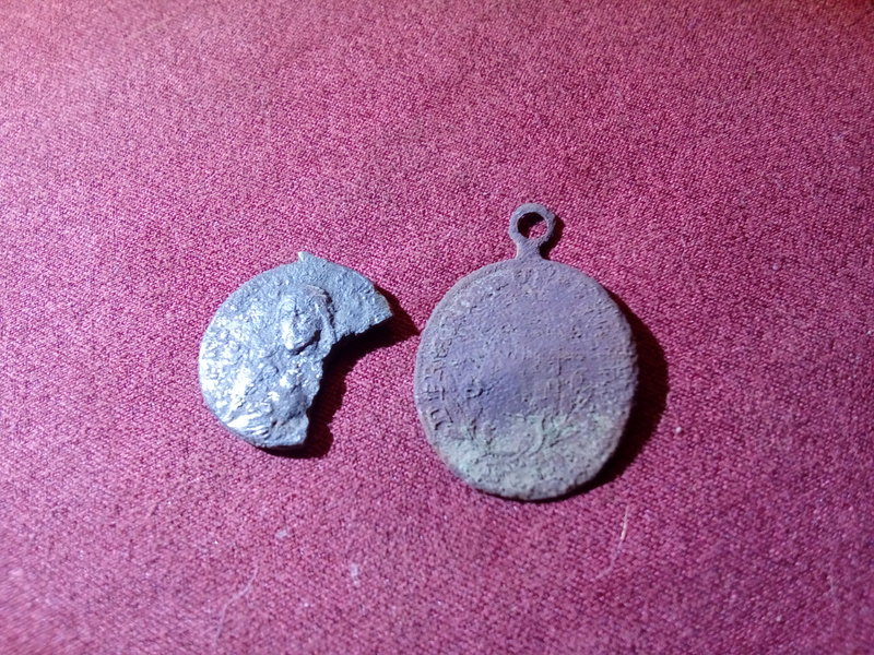 24385743xn.jpg