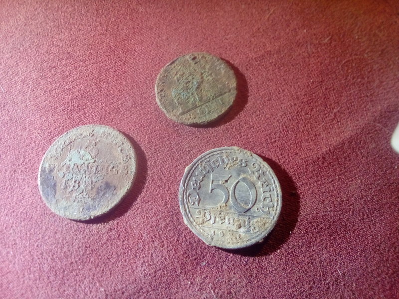 28015713uo.jpg