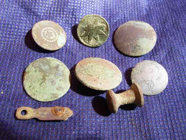 10Jul11Buttons.jpg