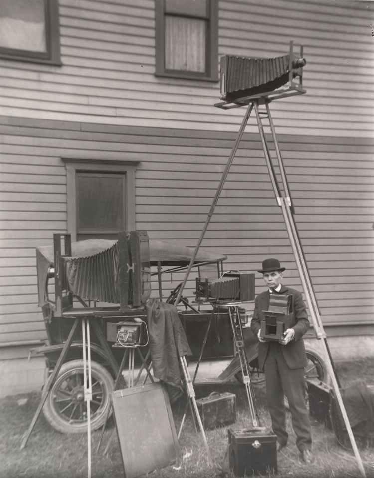 self-portrait-with-cameras-by-darius-kinsey-0227.jpg