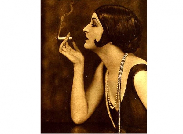 smoking-flappers_599.jpg