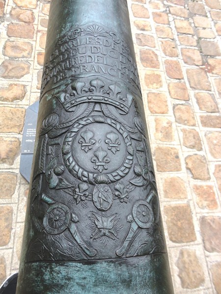 French-classical-cannon.jpg