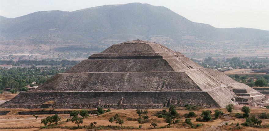 Pyramid_of_the_Sun_900.jpg