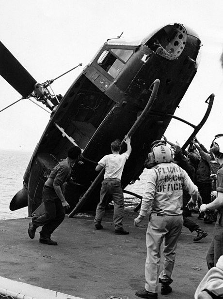 461px-South_Vietnamese_helicopter_is_pushed_over_the_side_of_the_USS_Okinawa_during_Operation_Frequent_Wind%2C_April_1975.jpg